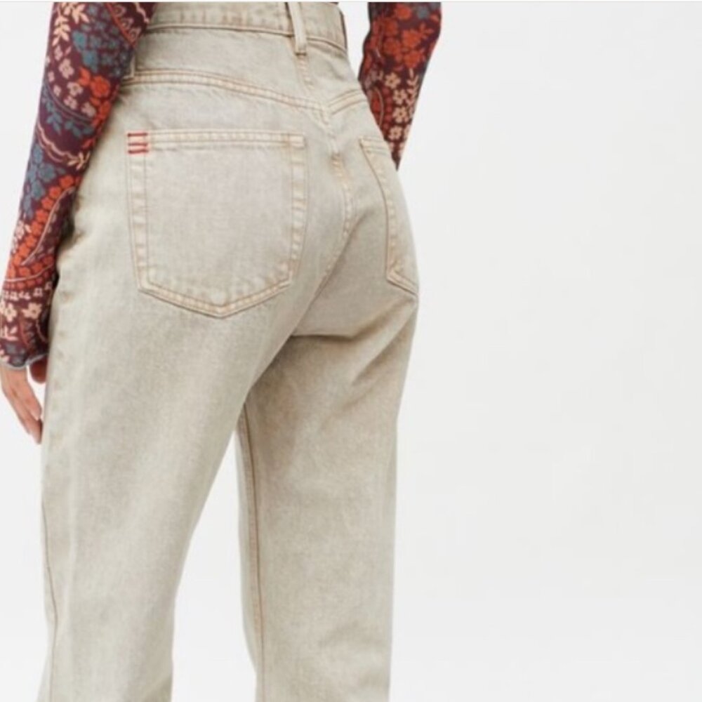 Urban Outfitters BDG Distressed Cream Cowboy Jeans High Rise Relaxed Fit Size 30